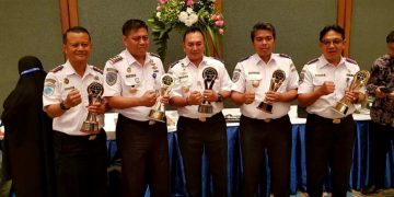 Penyerahan Anugerah Pelayanan Publik Sektor Transportasi oleh Kementerian Perhubungan